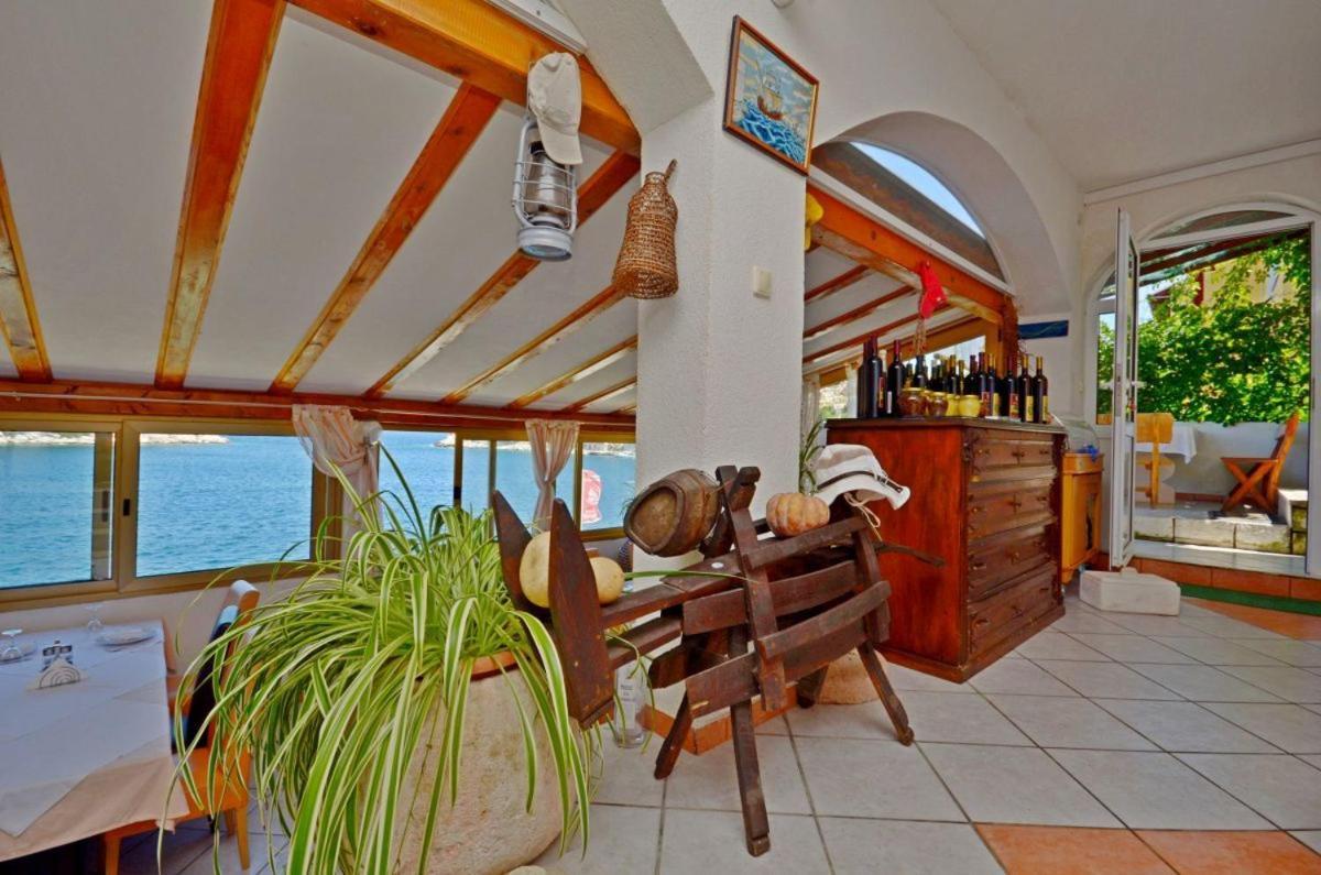 Apartments And Rooms Barbara Lastovo ภายนอก รูปภาพ