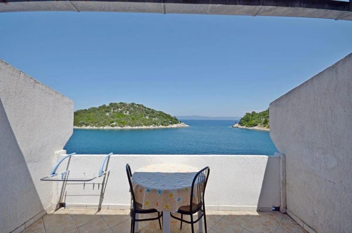Apartments And Rooms Barbara Lastovo ภายนอก รูปภาพ