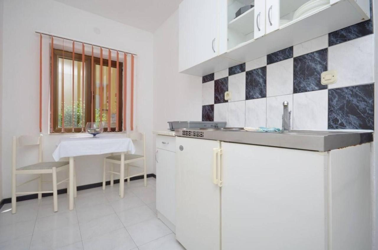 Apartments And Rooms Barbara Lastovo ภายนอก รูปภาพ
