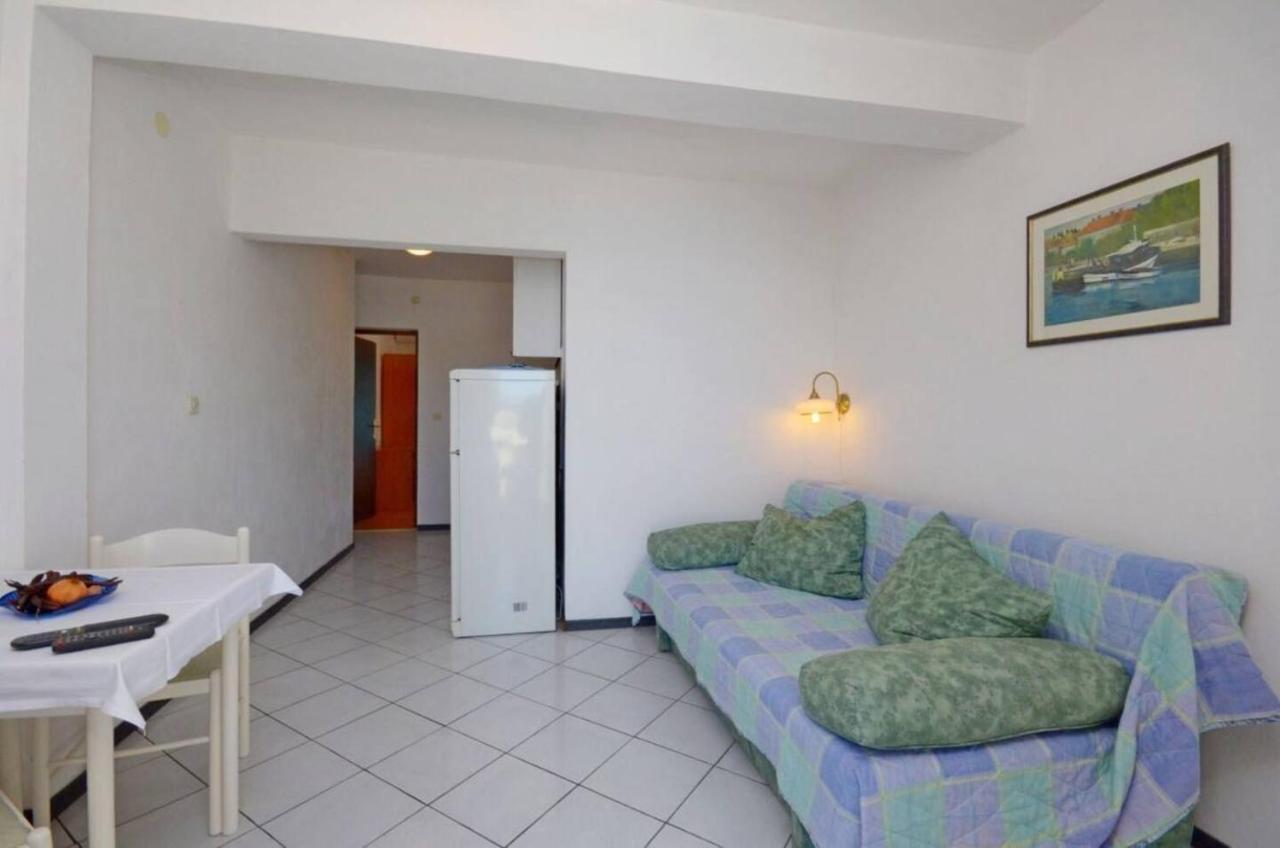 Apartments And Rooms Barbara Lastovo ภายนอก รูปภาพ
