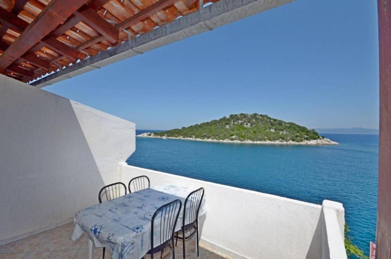 Apartments And Rooms Barbara Lastovo ภายนอก รูปภาพ