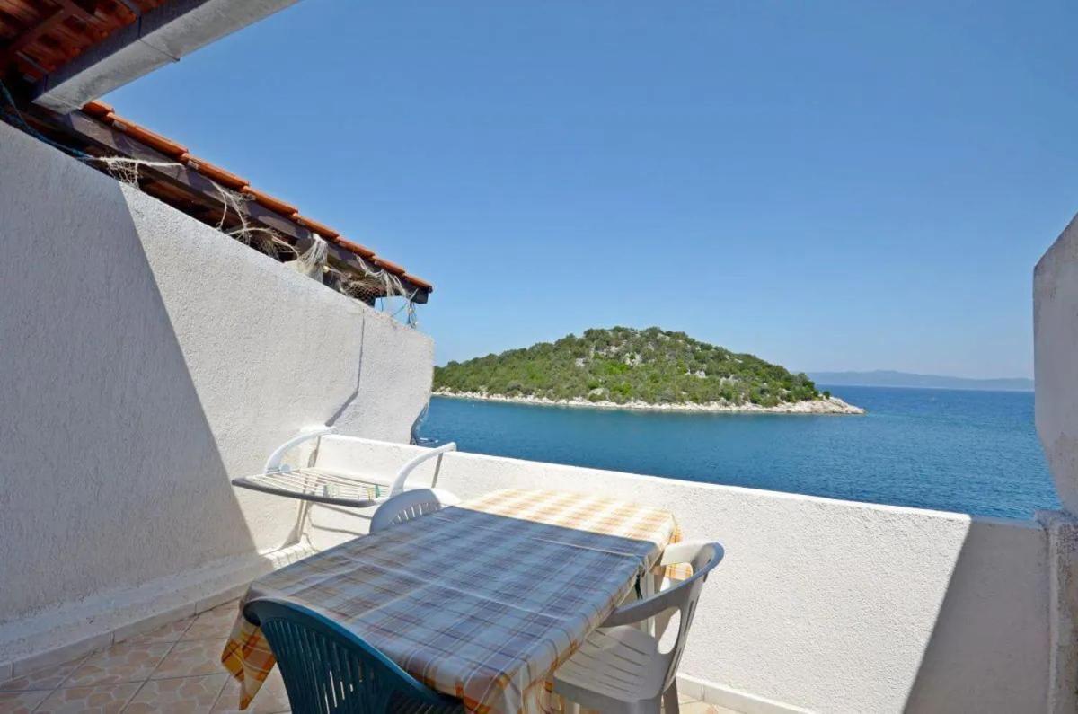 Apartments And Rooms Barbara Lastovo ภายนอก รูปภาพ