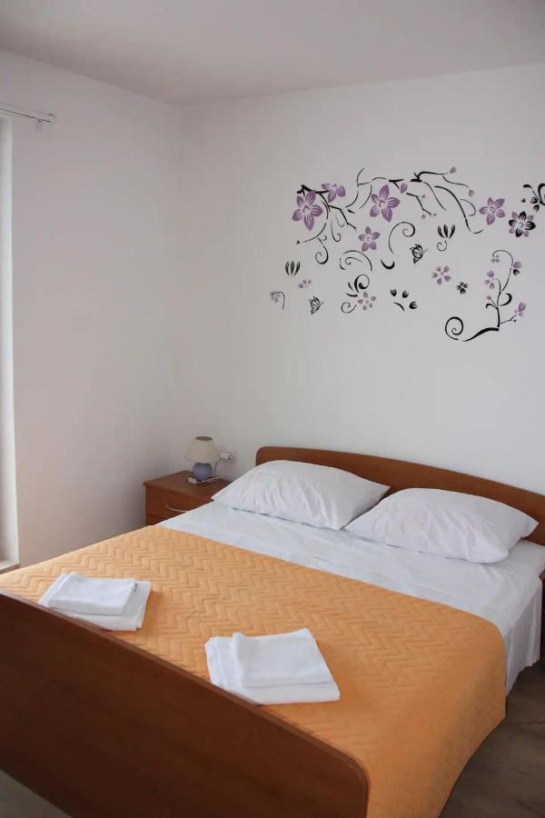 Apartments And Rooms Barbara Lastovo ภายนอก รูปภาพ