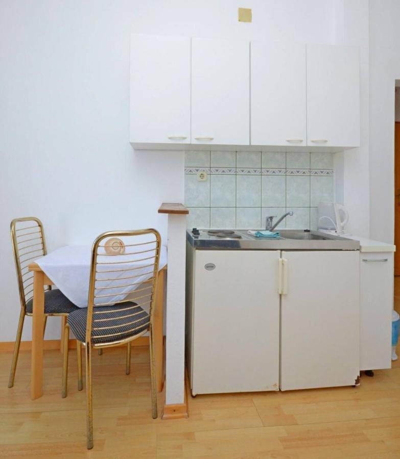 Apartments And Rooms Barbara Lastovo ภายนอก รูปภาพ