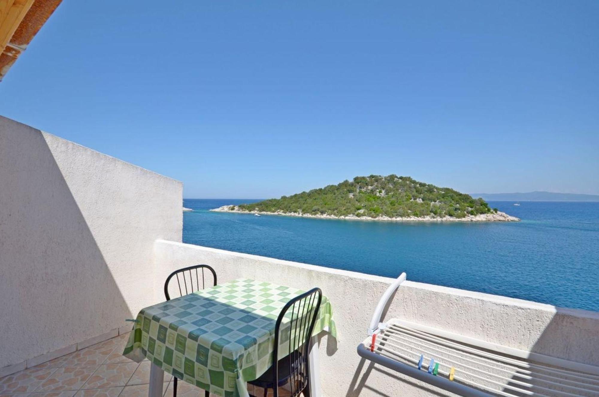 Apartments And Rooms Barbara Lastovo ภายนอก รูปภาพ